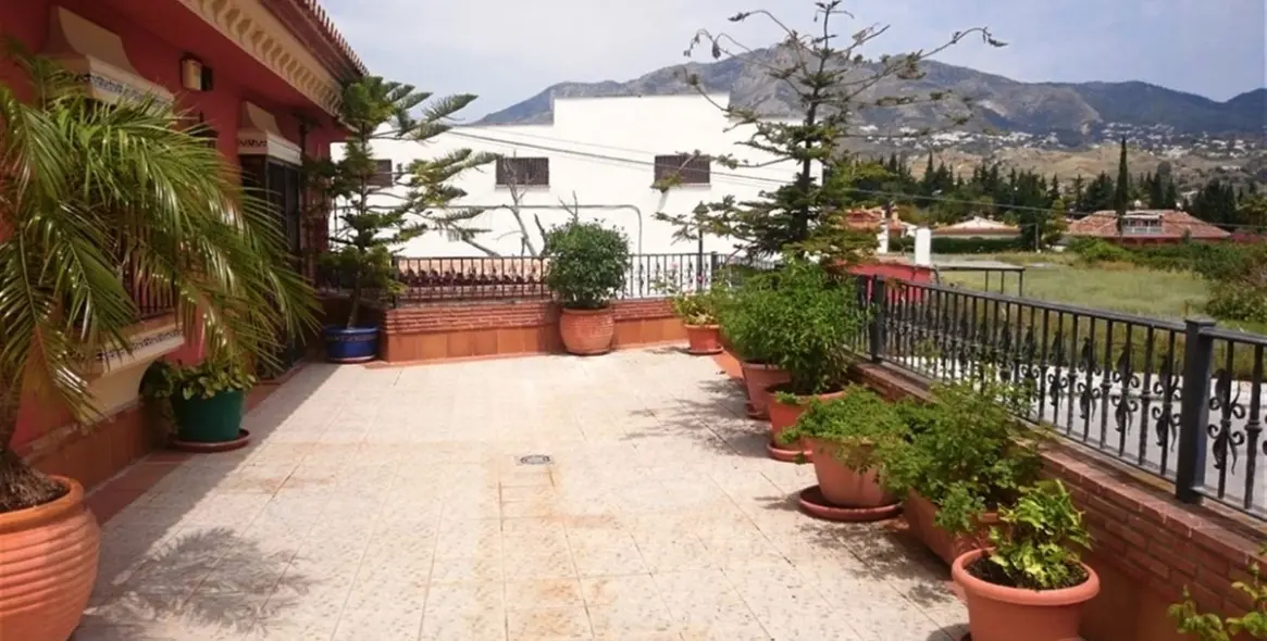 Продажа  отдельно стоящей виллы в Mijas Costa 55