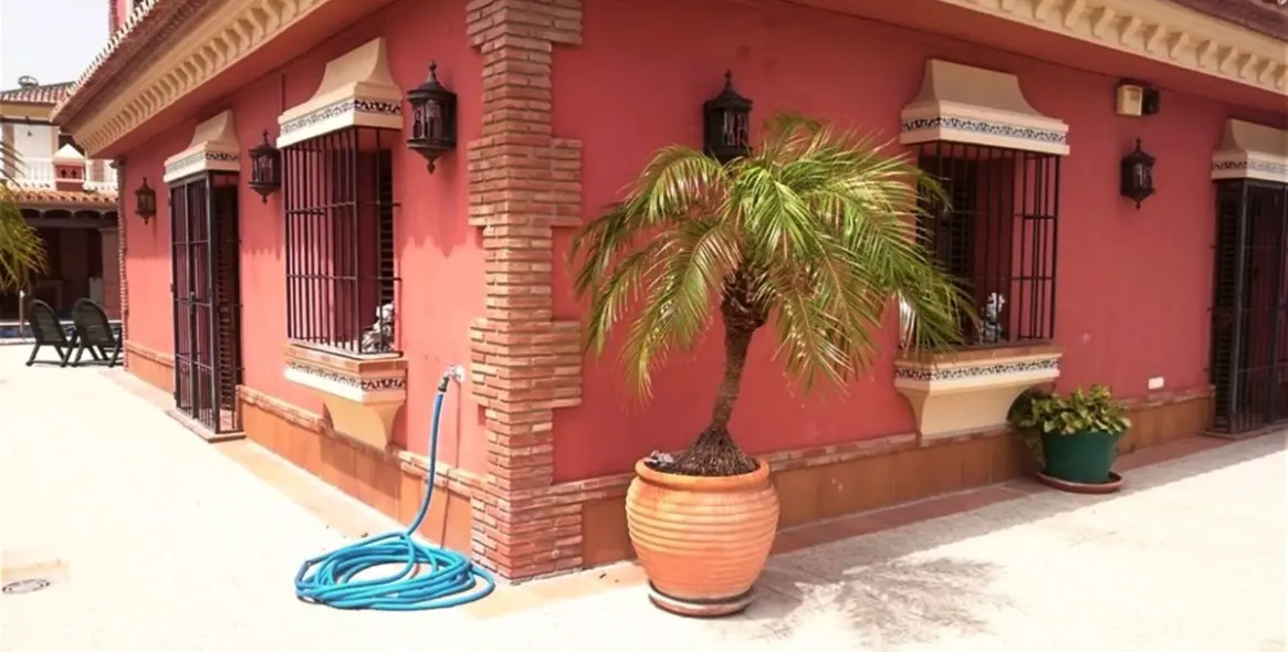 Продажа  отдельно стоящей виллы в Mijas Costa 56