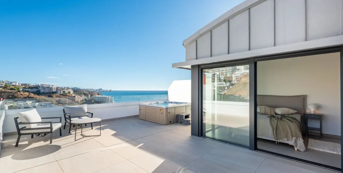 Продажа двухуровневого пентхауса в Carvajal 2