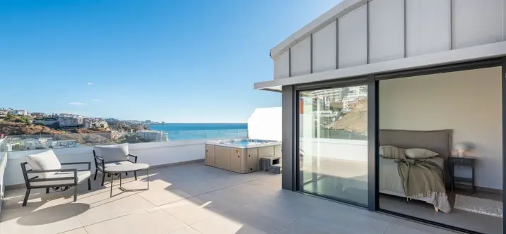 Продажа двухуровневого пентхауса в Carvajal 1