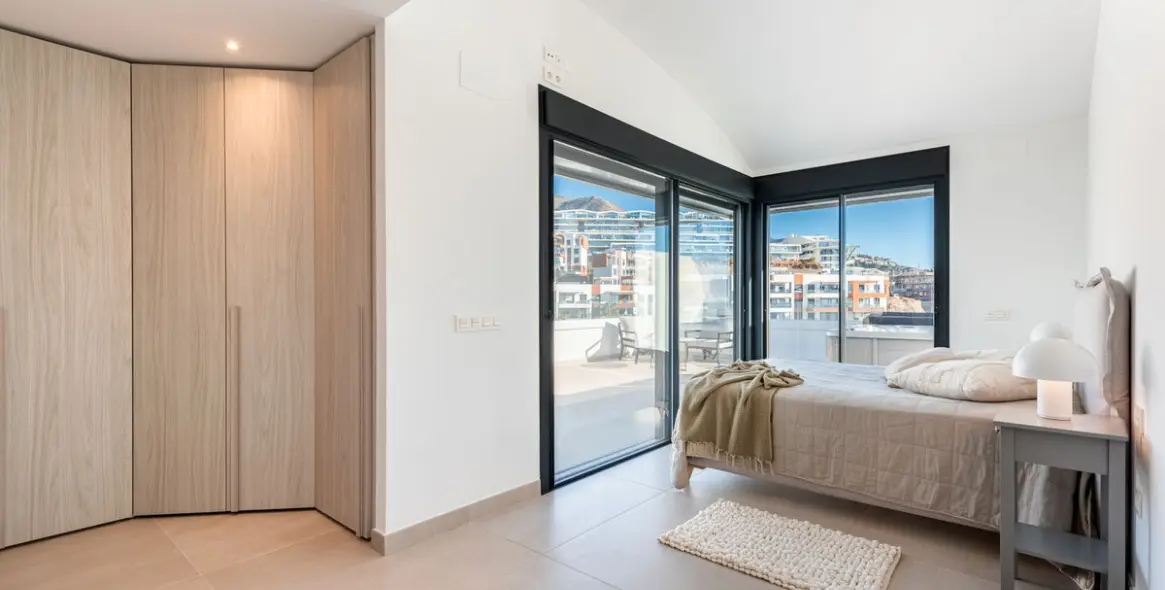 Продажа двухуровневого пентхауса в Carvajal 6