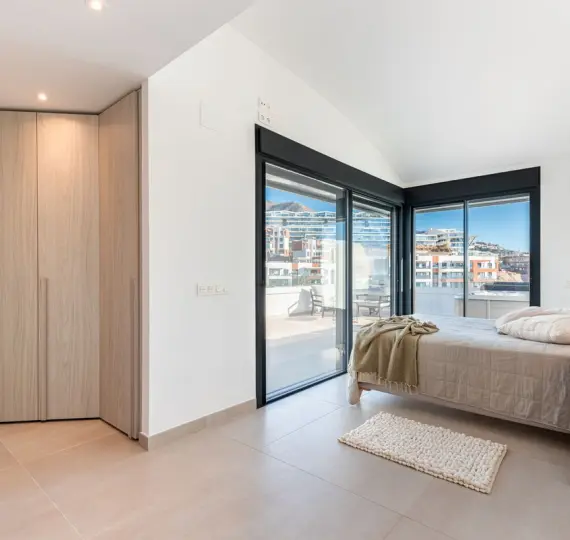 Продажа двухуровневого пентхауса в Carvajal