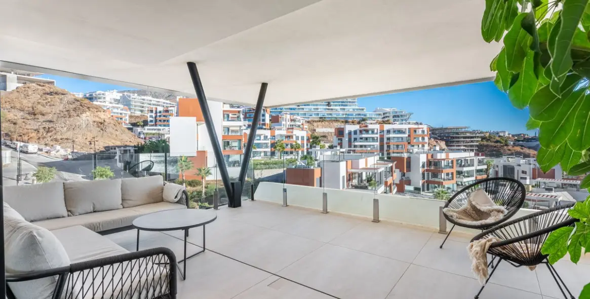 Продажа двухуровневого пентхауса в Carvajal 10