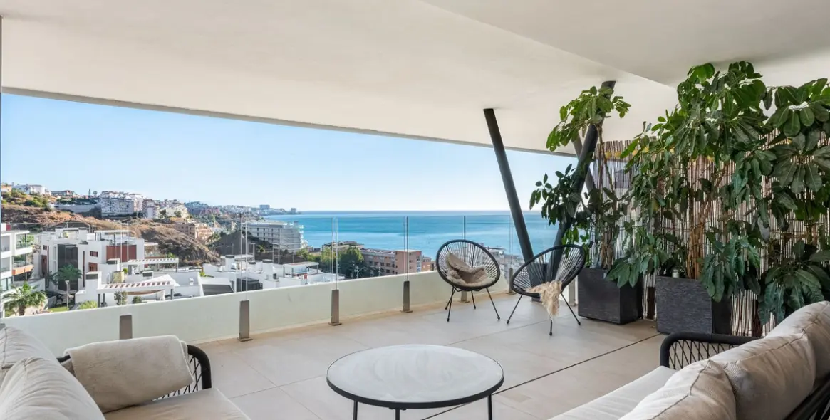 Sale of penthouse duplex in Carvajal 5