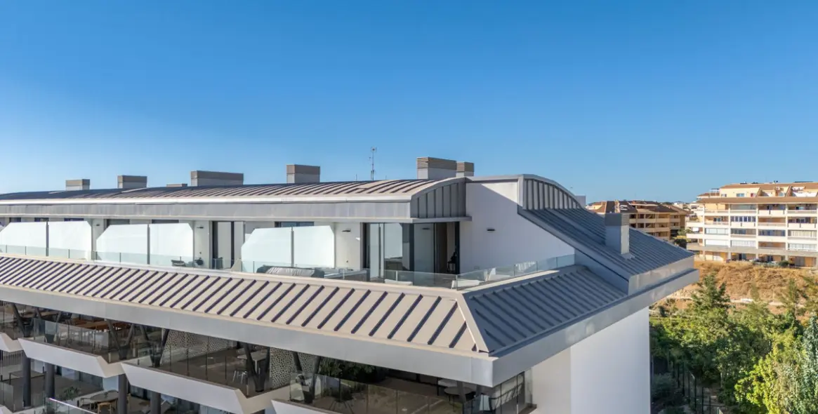 Sale of penthouse duplex in Carvajal 23