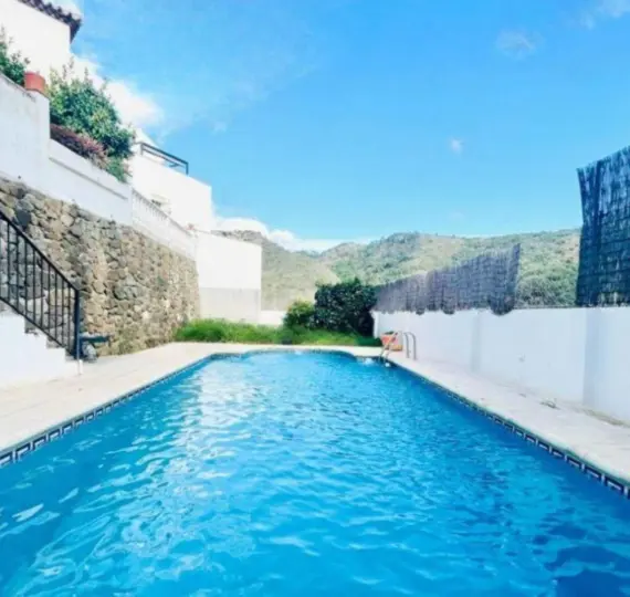 Oтдельно стоящая вилла R4836139