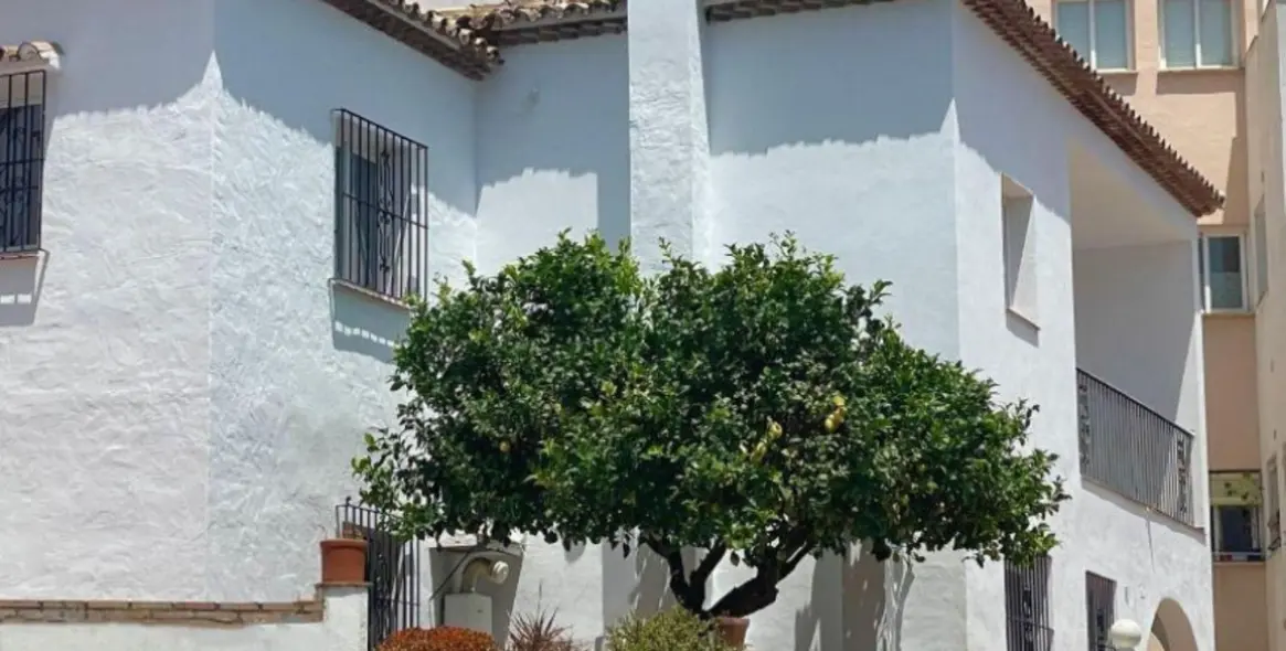 Продажа  отдельно стоящей виллы в Benahavís (район Benahavís) 11