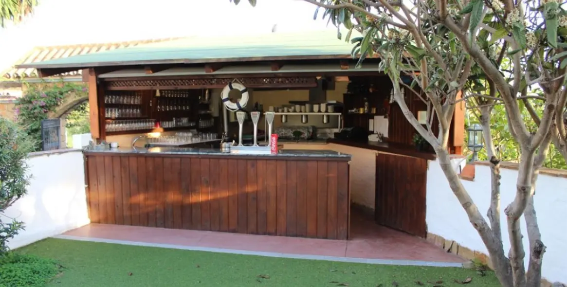 Продажа ресторана в Estepona 4