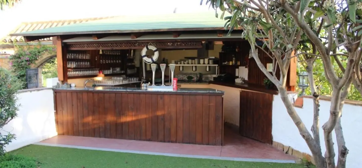 Sale of restaurant in Estepona 3