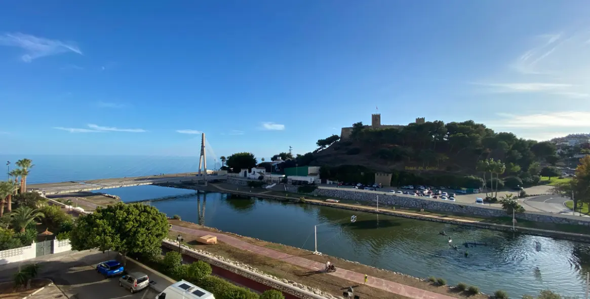 Sale of middle floor apartment in Fuengirola 1