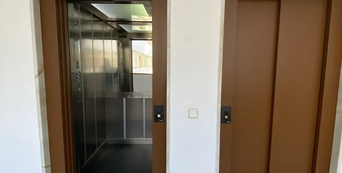 Sale of middle floor apartment in Fuengirola 8