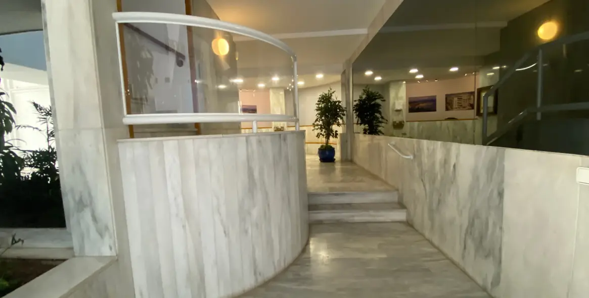 Sale of middle floor apartment in Fuengirola 10