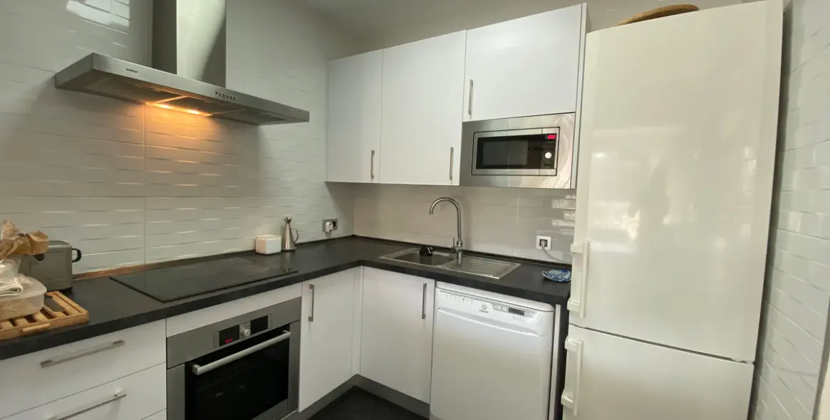 Sale of middle floor apartment in Fuengirola 13