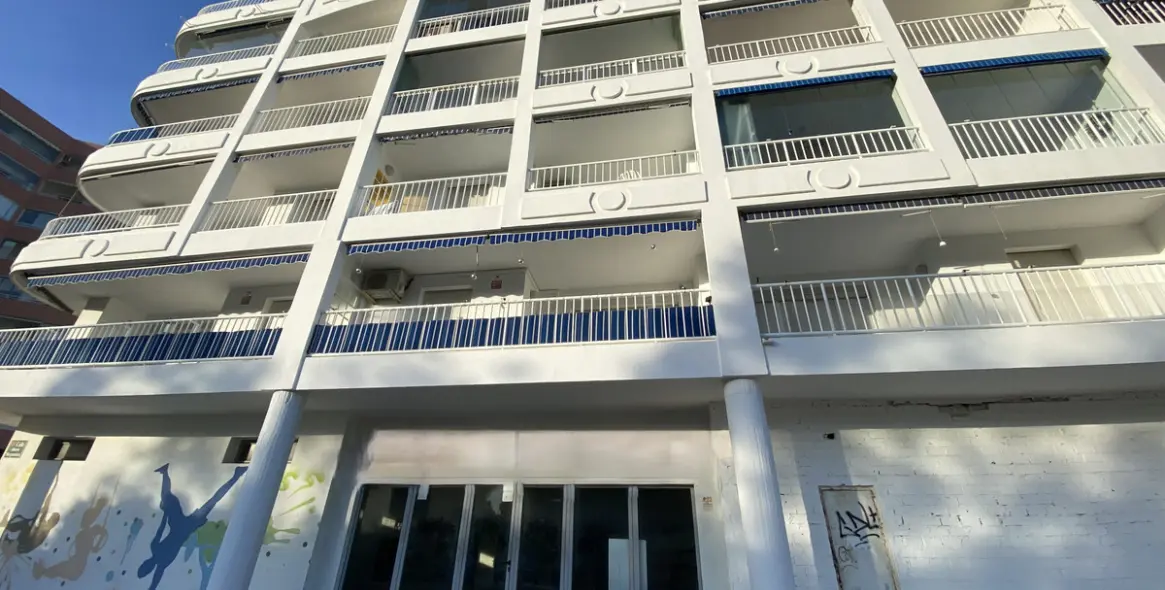 Sale of middle floor apartment in Fuengirola 28