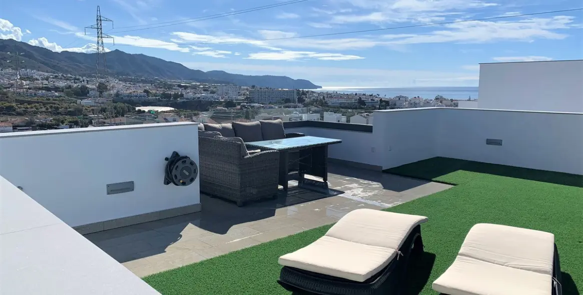 Sale of detached villa in Nerja 1