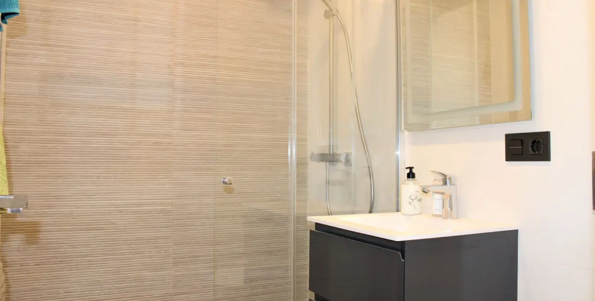 Sale of detached villa in Nerja 18