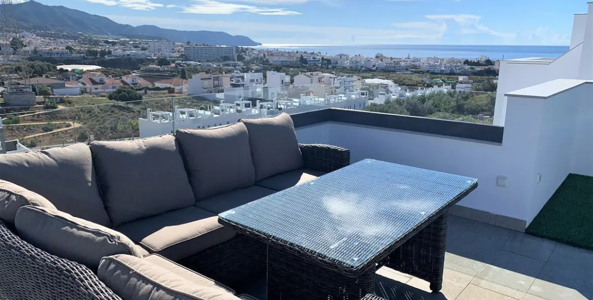 Продажа  отдельно стоящей виллы в Nerja 39