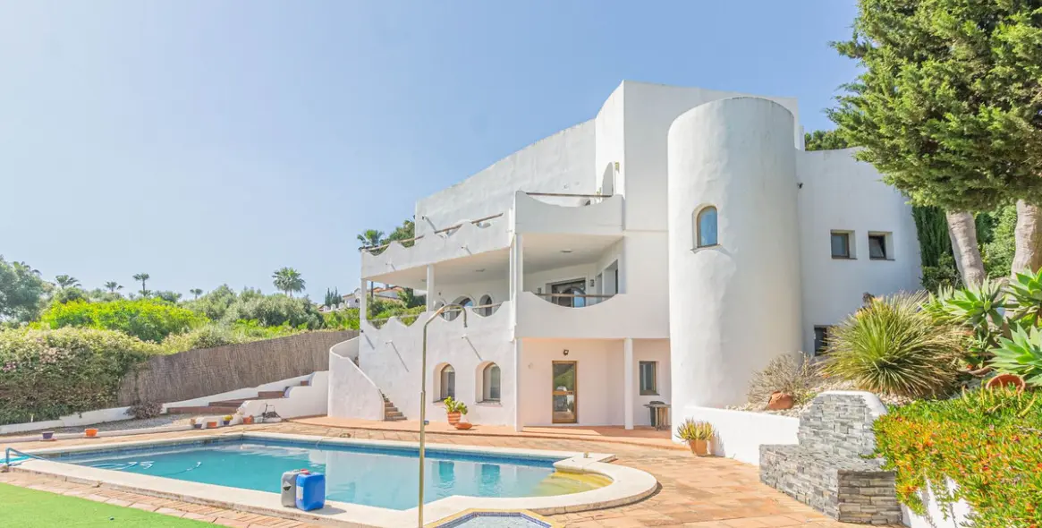 Продажа  отдельно стоящей виллы в Sotogrande 3