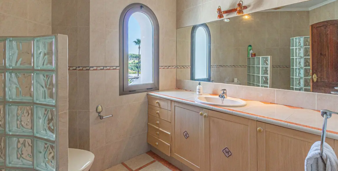 Продажа  отдельно стоящей виллы в Sotogrande 11