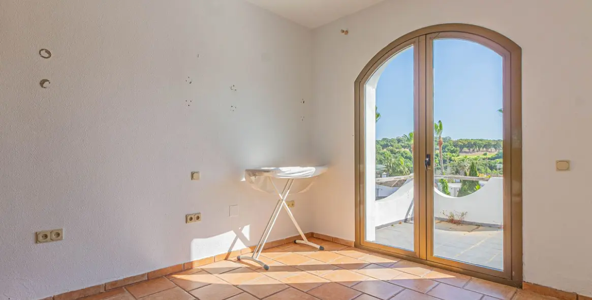 Продажа  отдельно стоящей виллы в Sotogrande 13