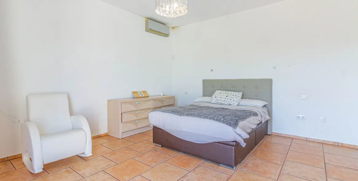 Продажа  отдельно стоящей виллы в Sotogrande 15