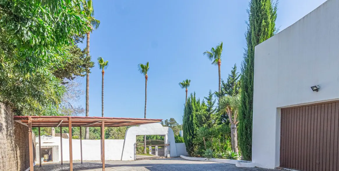 Продажа  отдельно стоящей виллы в Sotogrande 17