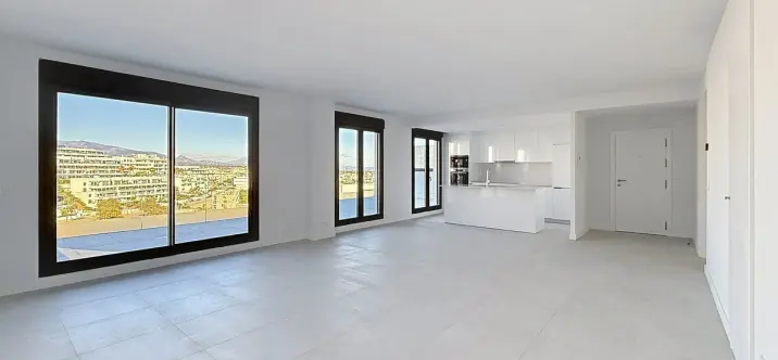 Продажа пентхауса в Estepona 1