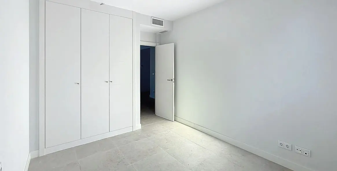 Sale of penthouse in Estepona 9