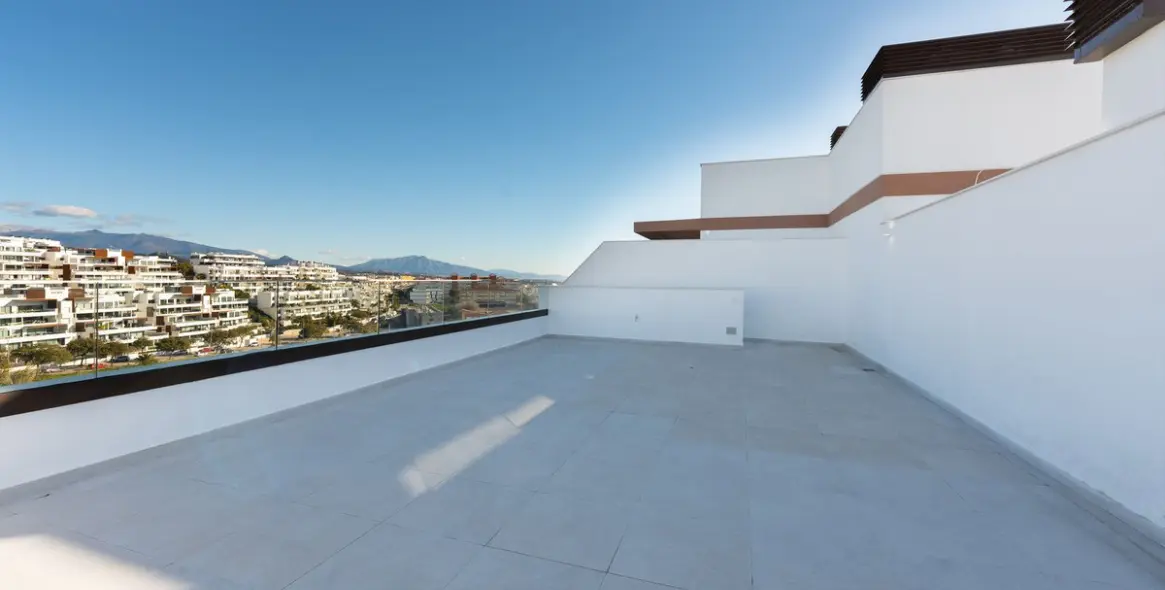 Venta de ático en Estepona 38