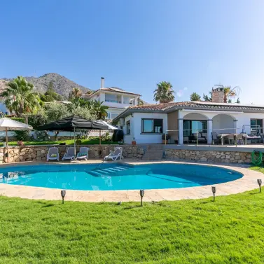 Venta de villa independiente en Benalmadena