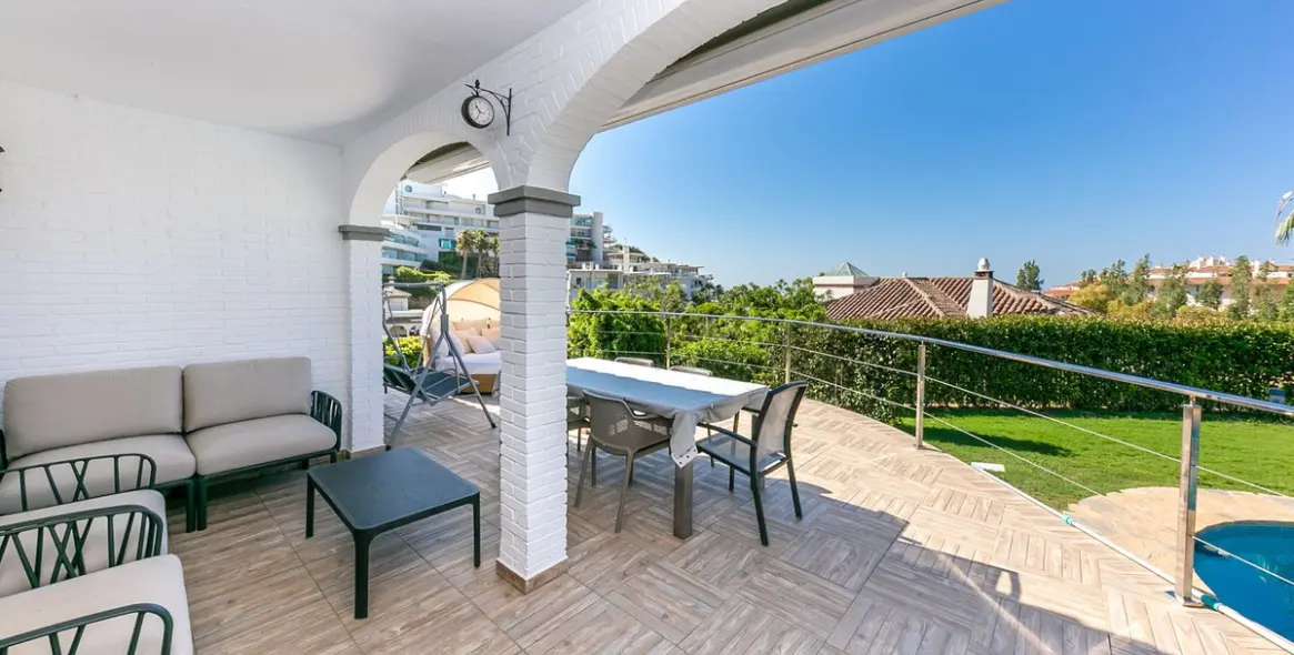 Продажа  отдельно стоящей виллы в Benalmadena 8