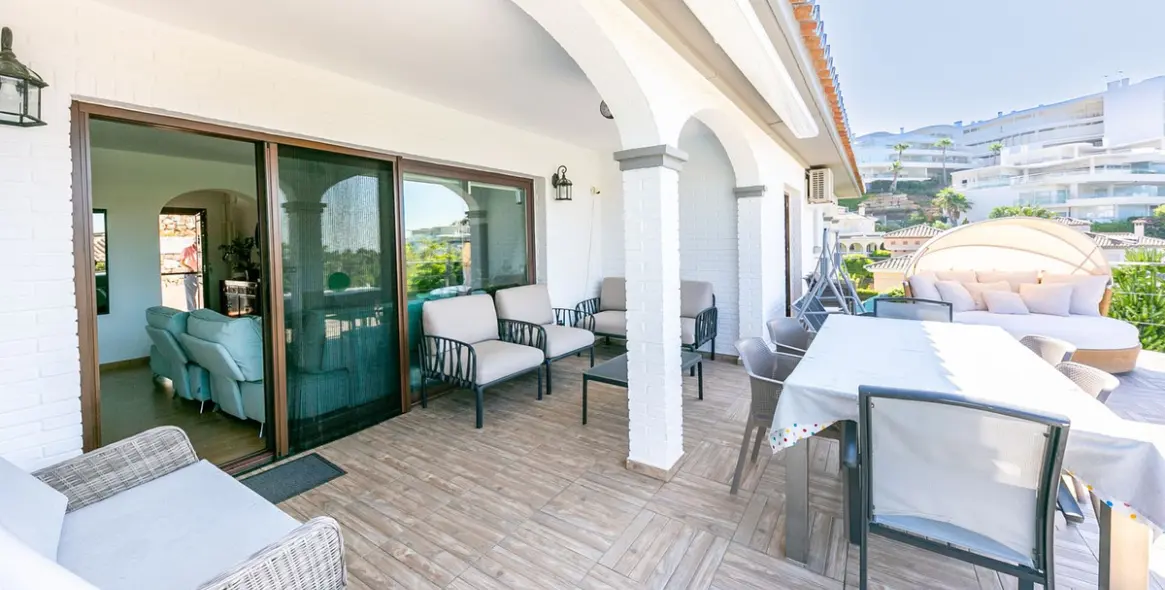 Продажа  отдельно стоящей виллы в Benalmadena 10