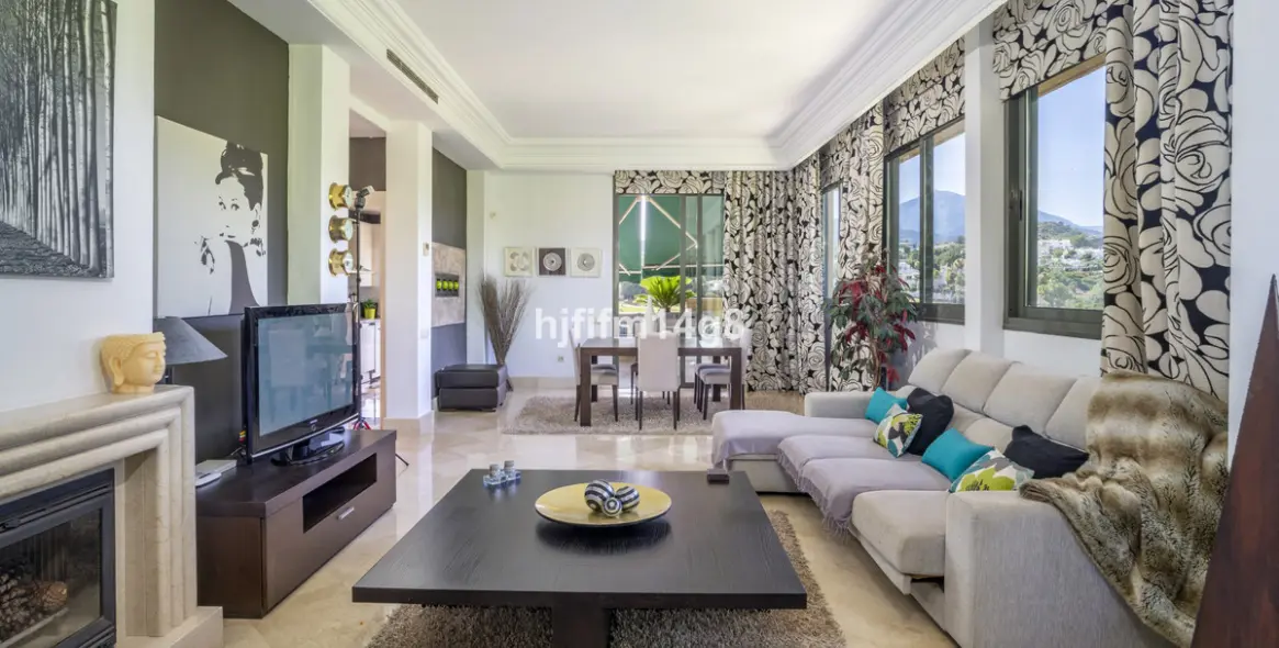 Продажа двухуровневого пентхауса в Nueva Andalucía 4