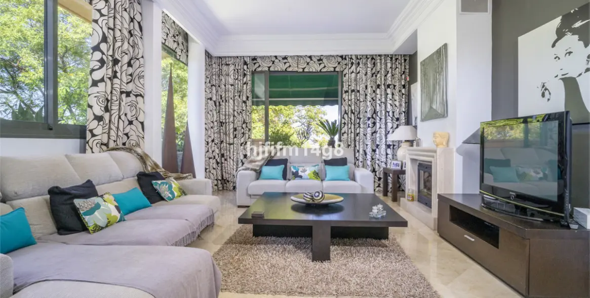 Продажа двухуровневого пентхауса в Nueva Andalucía 5