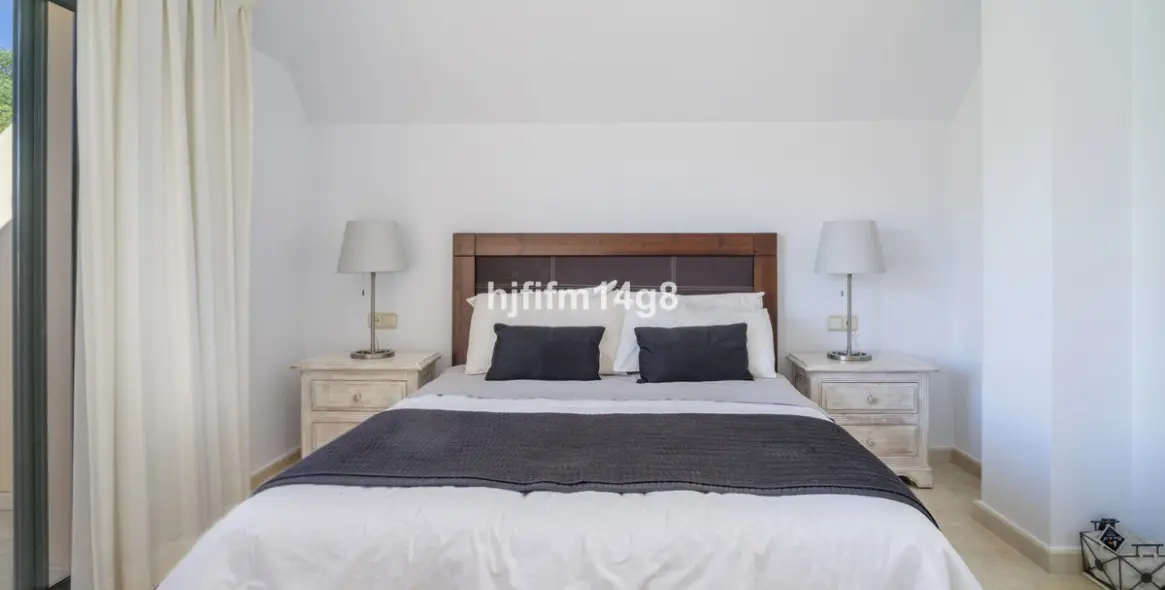 Продажа двухуровневого пентхауса в Nueva Andalucía 15