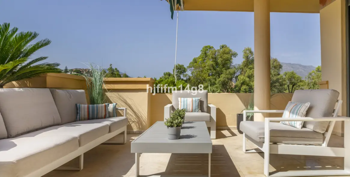 Продажа двухуровневого пентхауса в Nueva Andalucía 20