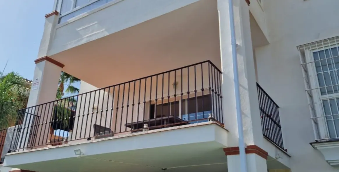 Продажа  отдельно стоящей виллы в Cerros del Aguila 3