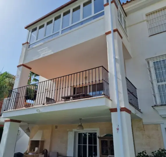 Продажа  отдельно стоящей виллы в Cerros del Aguila