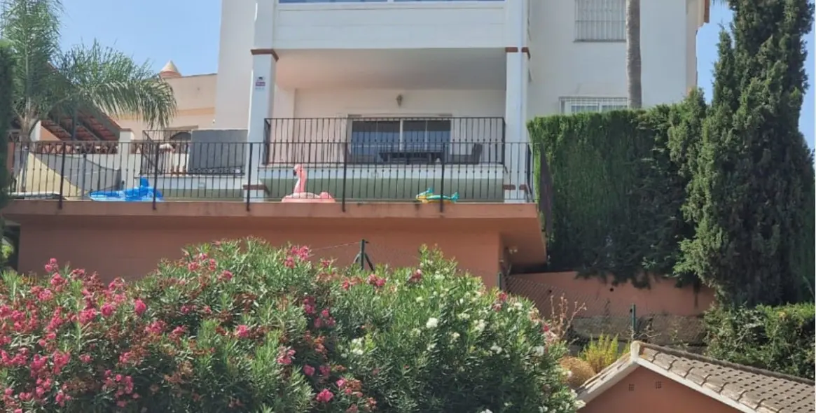 Продажа  отдельно стоящей виллы в Cerros del Aguila 4