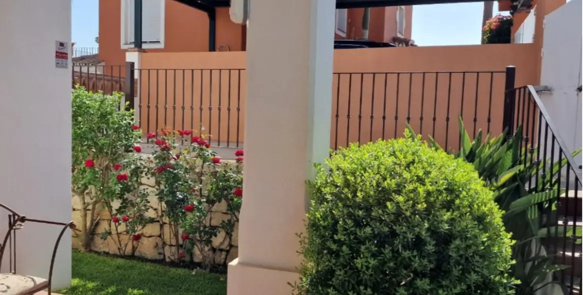 Продажа  отдельно стоящей виллы в Cerros del Aguila 11