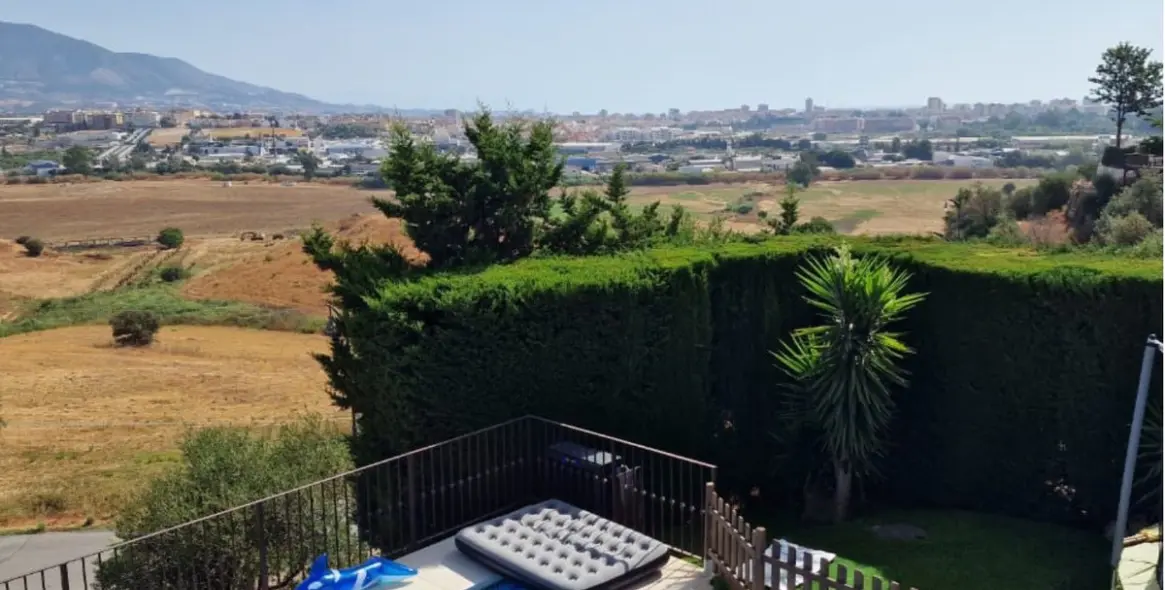 Продажа  отдельно стоящей виллы в Cerros del Aguila 16