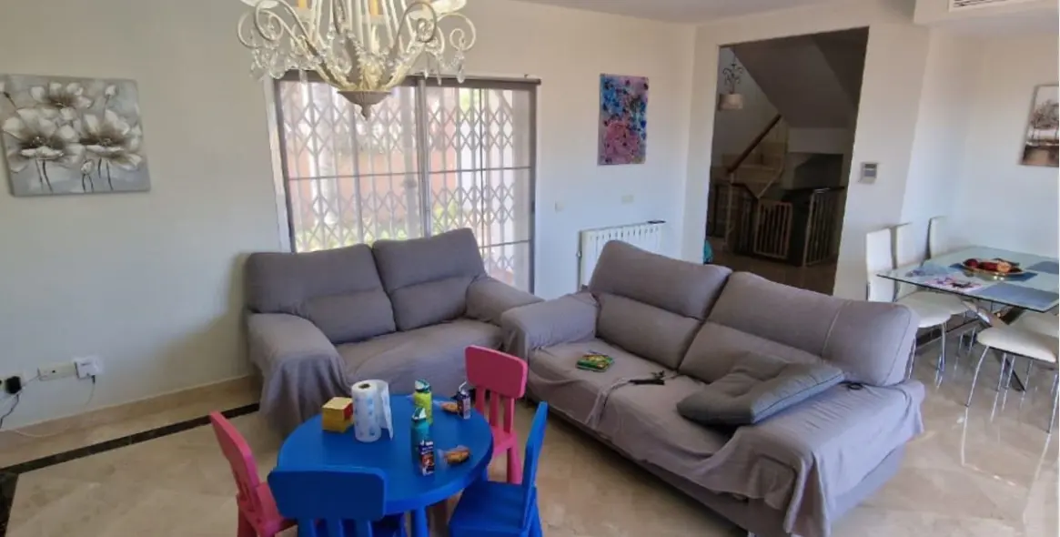 Продажа  отдельно стоящей виллы в Cerros del Aguila 19