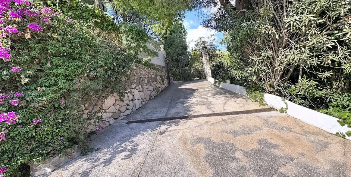 Продажа  отдельно стоящей виллы в Mijas 2