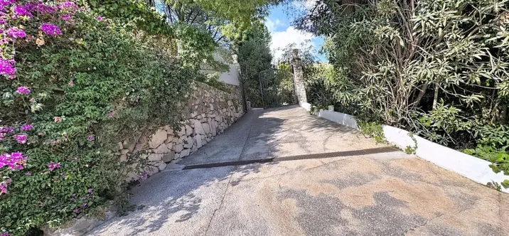 Продажа  отдельно стоящей виллы в Mijas 1