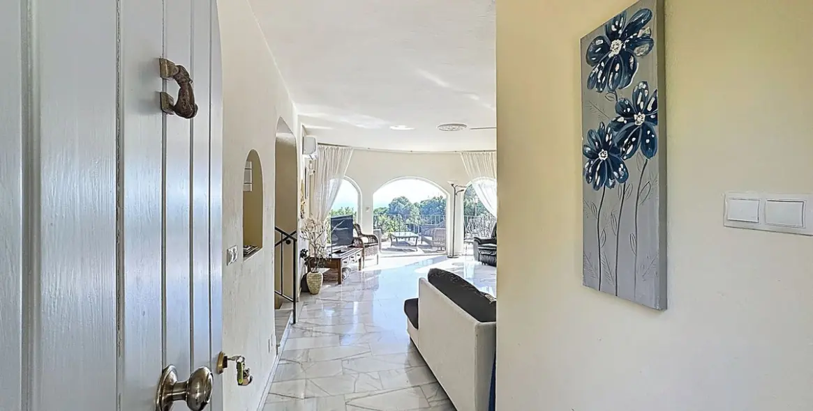 Продажа  отдельно стоящей виллы в Mijas 3