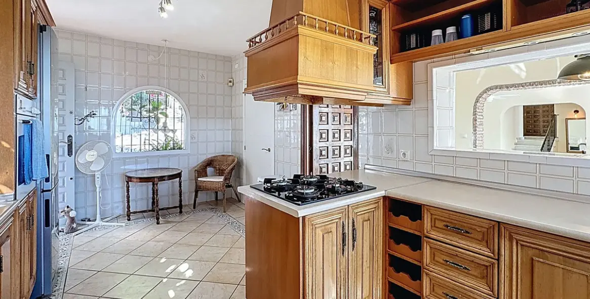 Продажа  отдельно стоящей виллы в Mijas 14