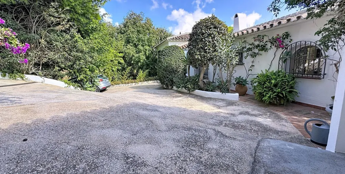 Sale of detached villa in Mijas 33