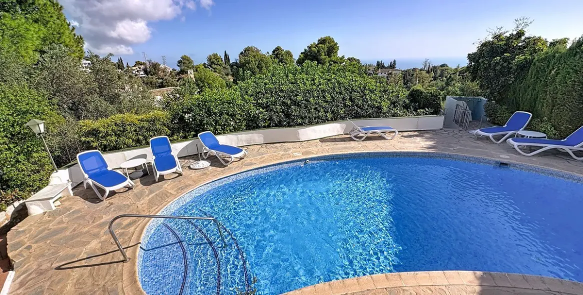 Sale of detached villa in Mijas 46
