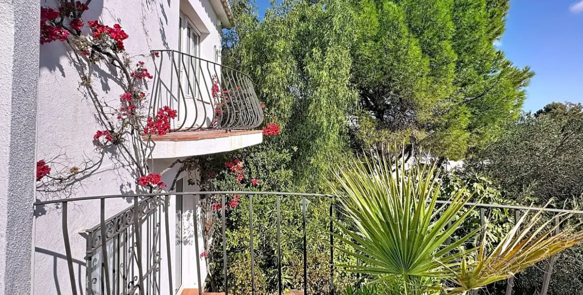Sale of detached villa in Mijas 48