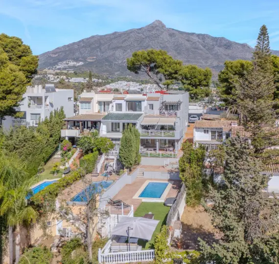 Дом на две семьи R5213785